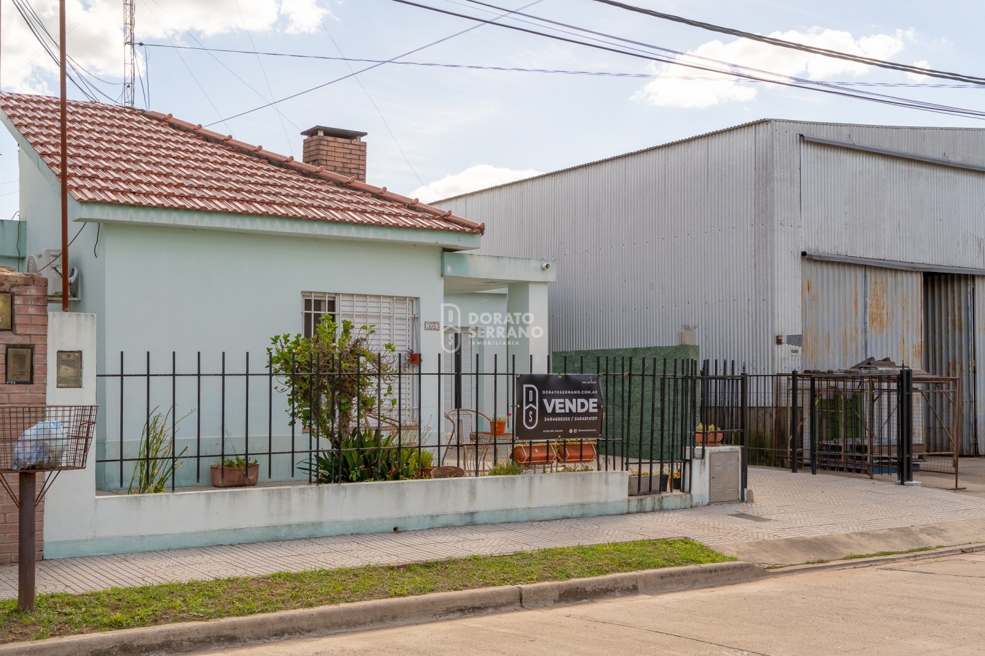 CASA + DEPTOS! BARRIO PROGRESO!