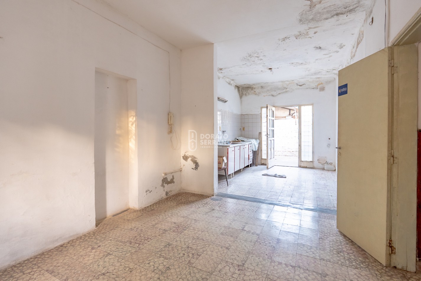 LOTE 10X45 +TODOS LOS SERVICIOS + PLUS CONSTRUCCION A RECICLAR.