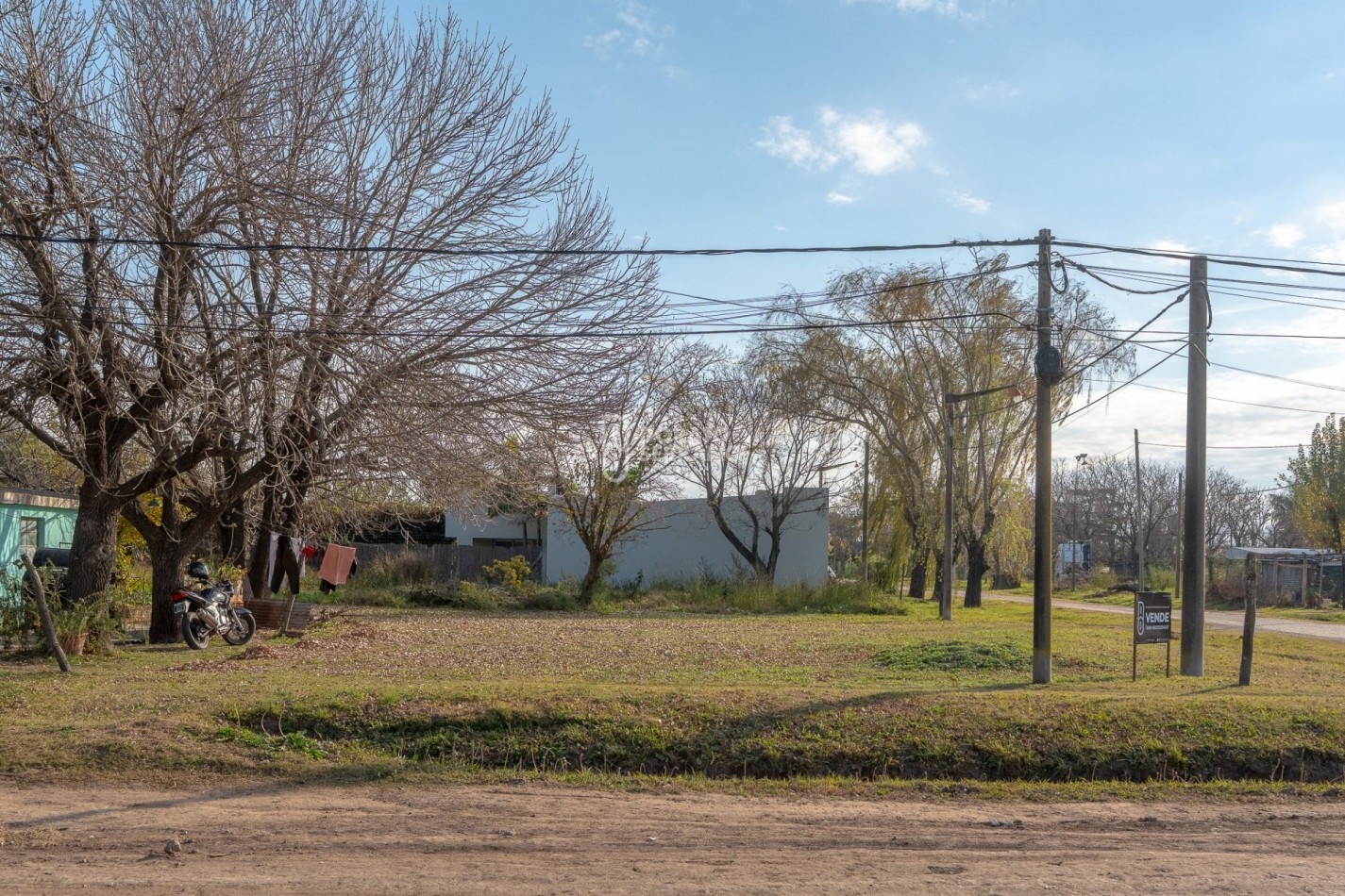 LOTE EN ESQUINA! PROYECCION DE FUTURO!