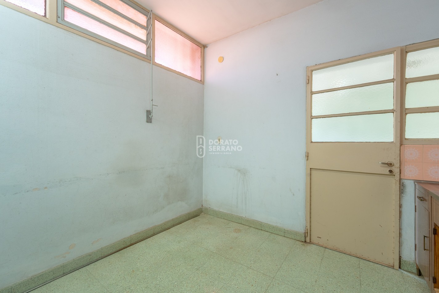 CASA EN ESQUINA! GRAN UBICACION!