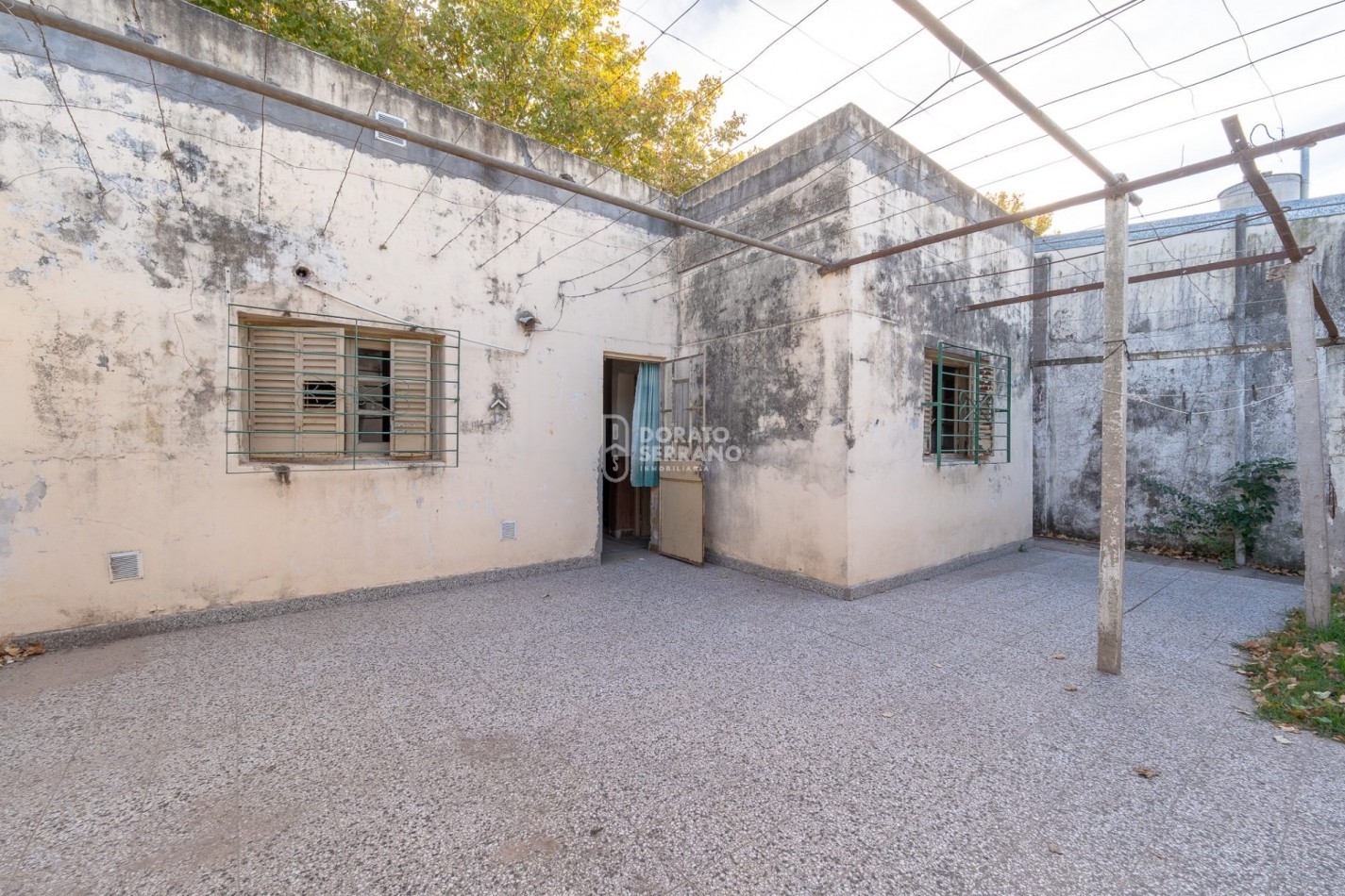 CASA A RECICLAR + LOTE PASANTE! 2 FRENTES!