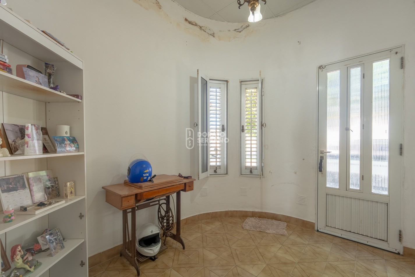 CASA TIPO + TODOS LOS SERVICIOS! Buena ubicacion & Estado Operativo.