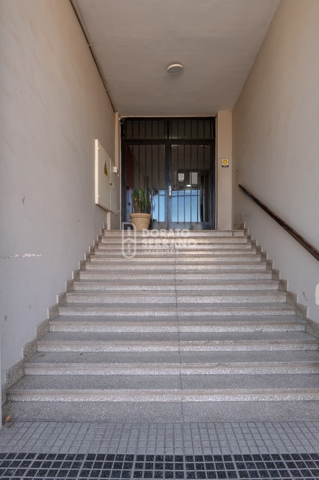 DEPTO. 2 DORMITORIOS! IMPECABLE! SOBRE AVENIDA J. NEWBERY!