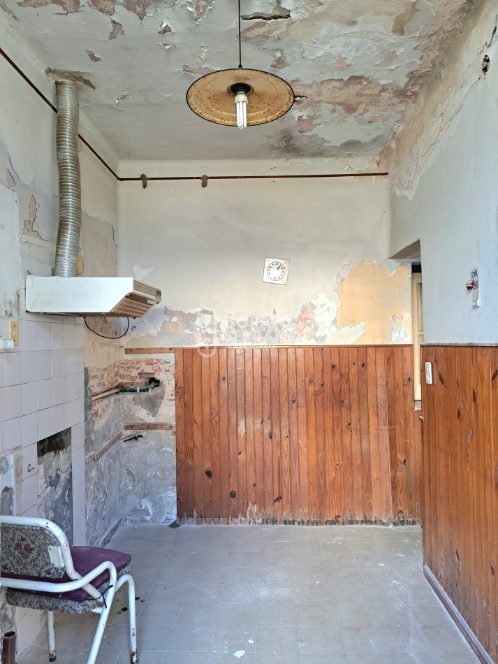 LOTE + CASA A RECICLAR -