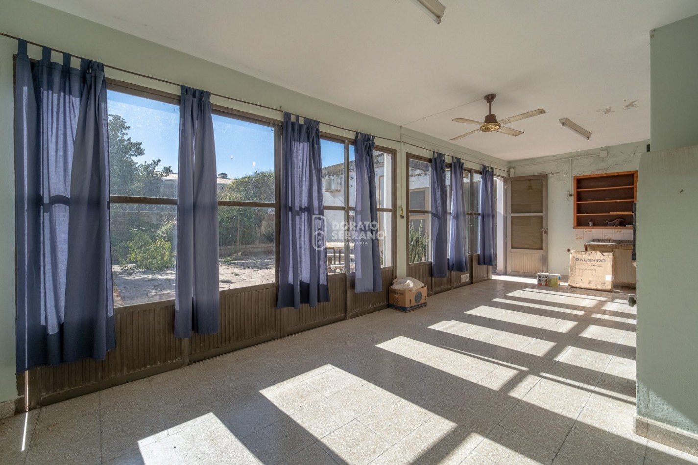 SOBRIA & ELEGANTE & RESIDENCIAL