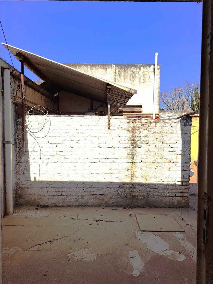 LOTE 10X45 +TODOS LOS SERVICIOS + PLUS CONSTRUCCION A RECICLAR.