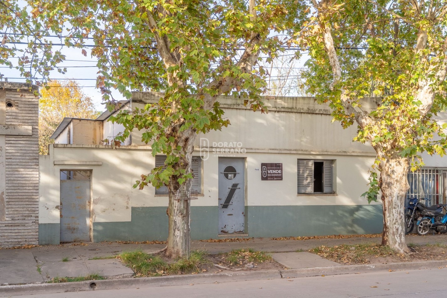 CASA A RECICLAR + LOTE PASANTE! 2 FRENTES!