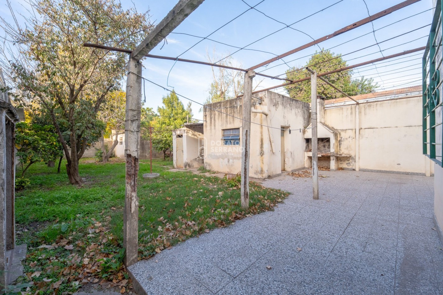 CASA A RECICLAR + LOTE PASANTE! 2 FRENTES!