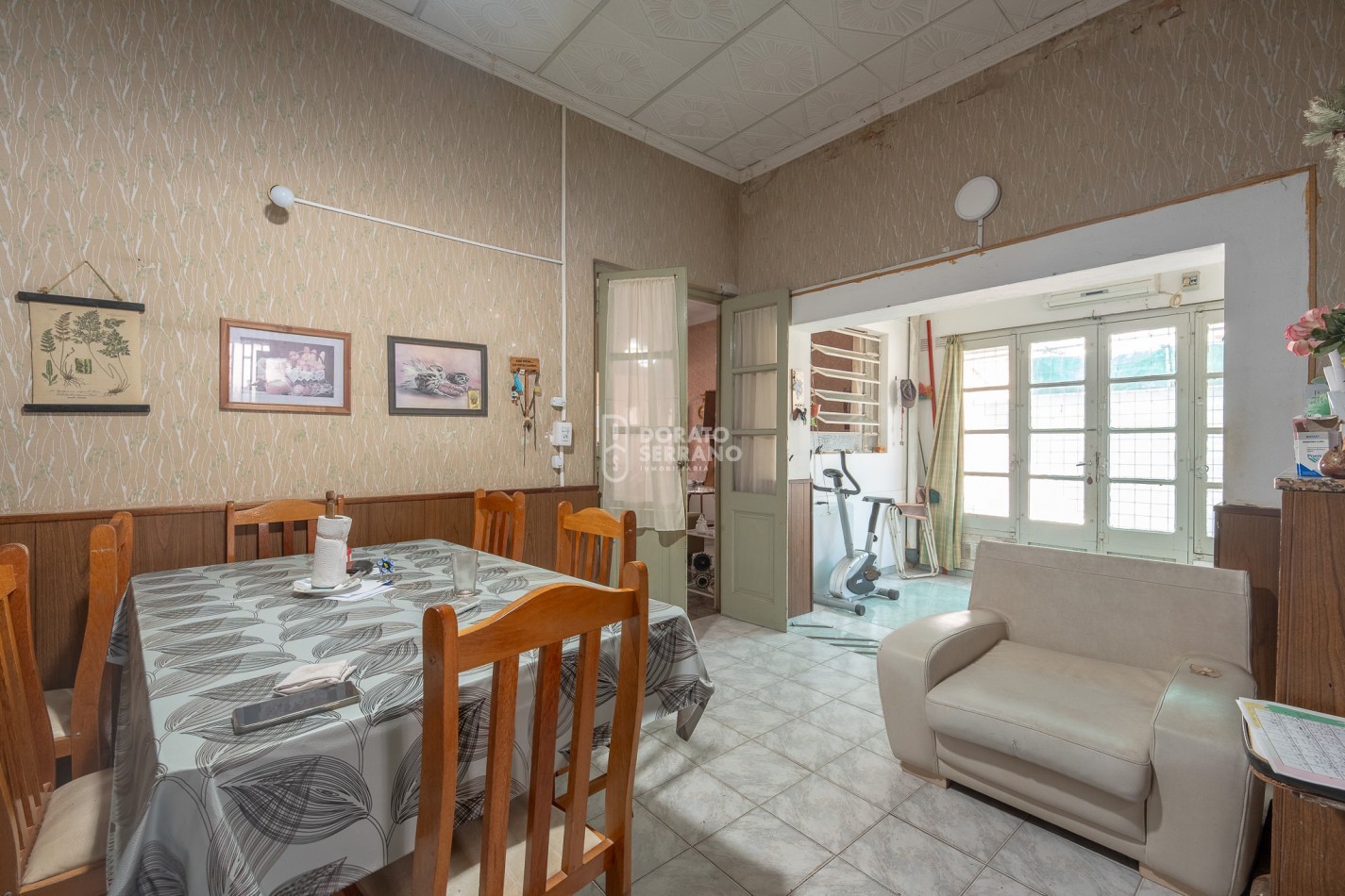 OPERATIVA! A MTS. DE AVENIDA! TODOS LOS SERVICIOS.