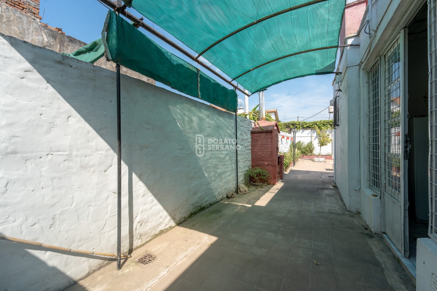 OPERATIVA! A MTS. DE AVENIDA! TODOS LOS SERVICIOS.