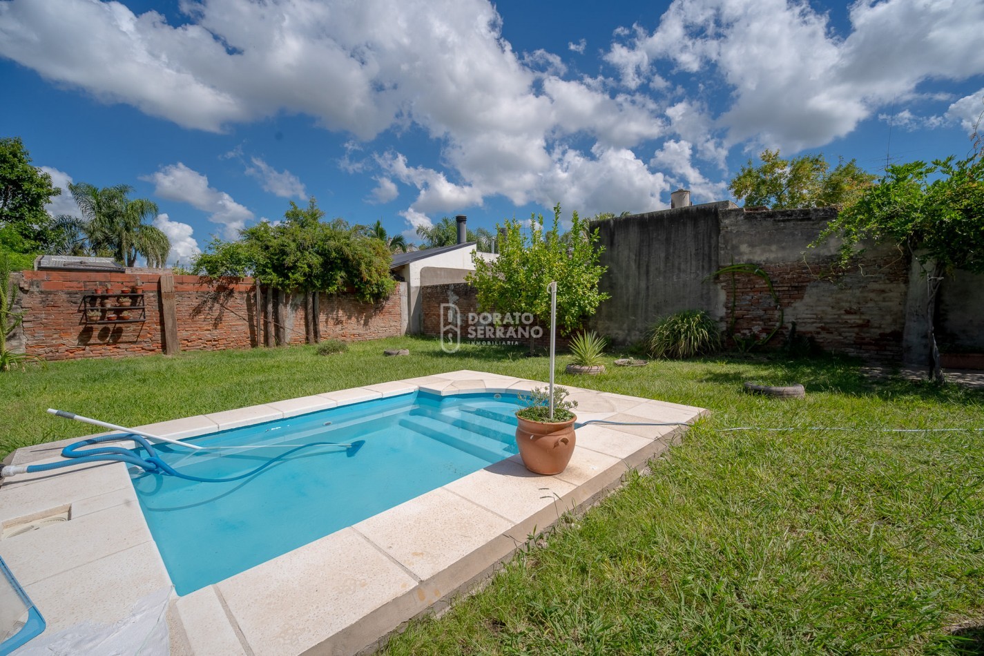 LISTA PARA HABITAR! TODOS LOS SERVICIOS! SOBRE AVDA!