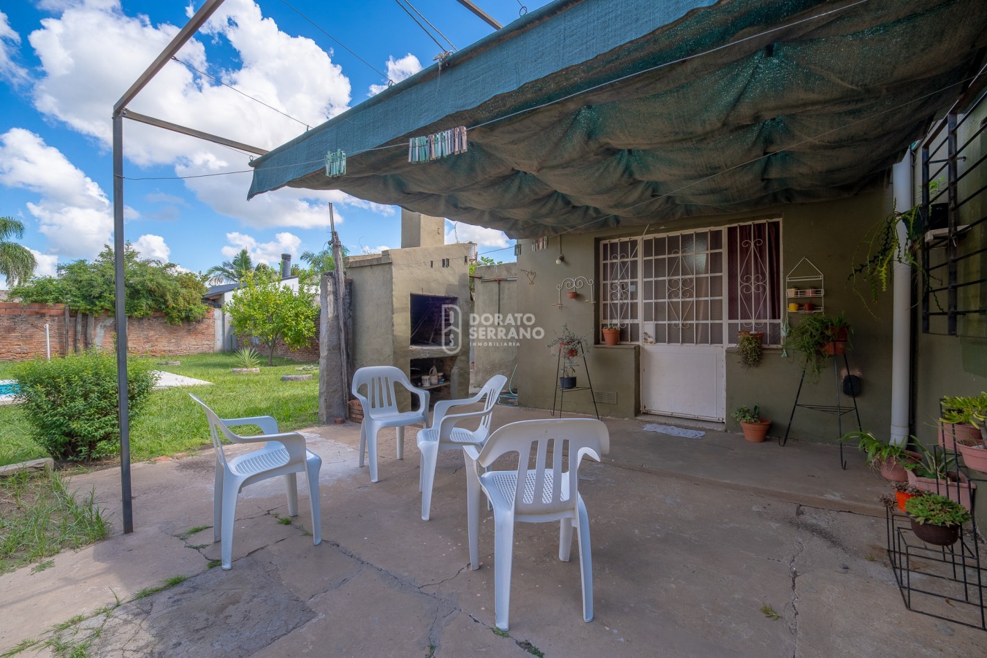 LISTA PARA HABITAR! TODOS LOS SERVICIOS! SOBRE AVDA!