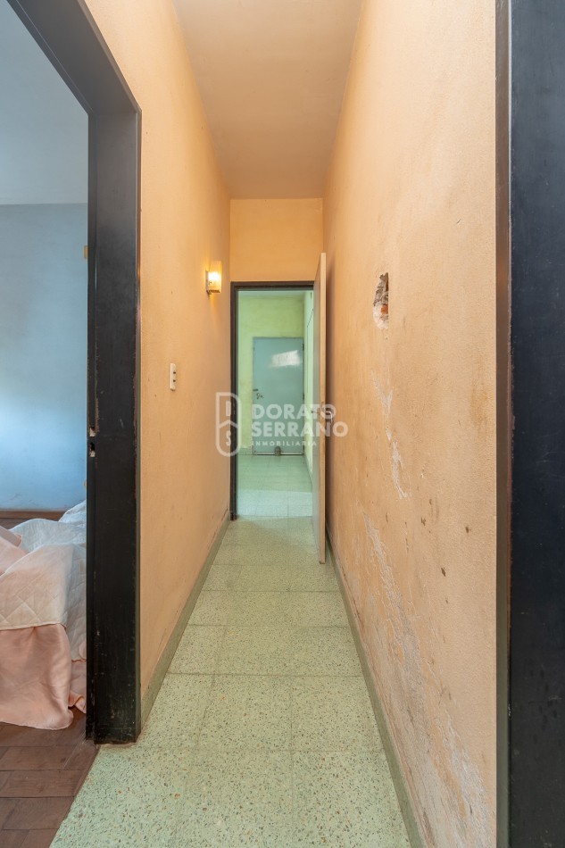 CASA EN ESQUINA! GRAN UBICACION!