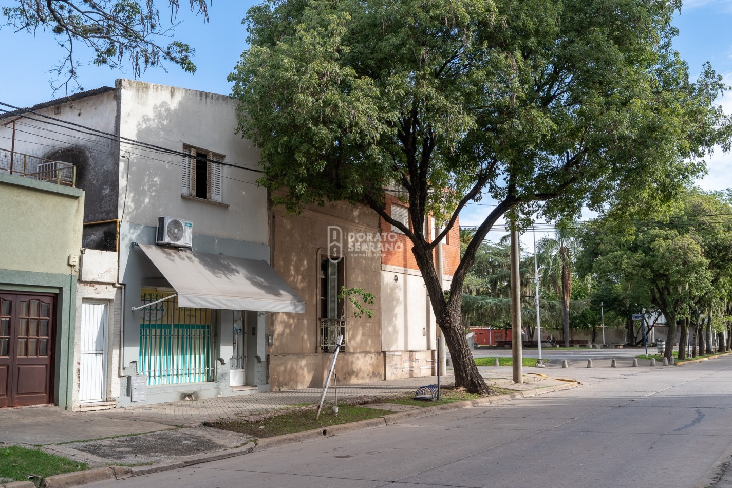 3X1 / CASA - DEPTO - LOCAL -  PASOS DE LA PLAZA CENTRAL!