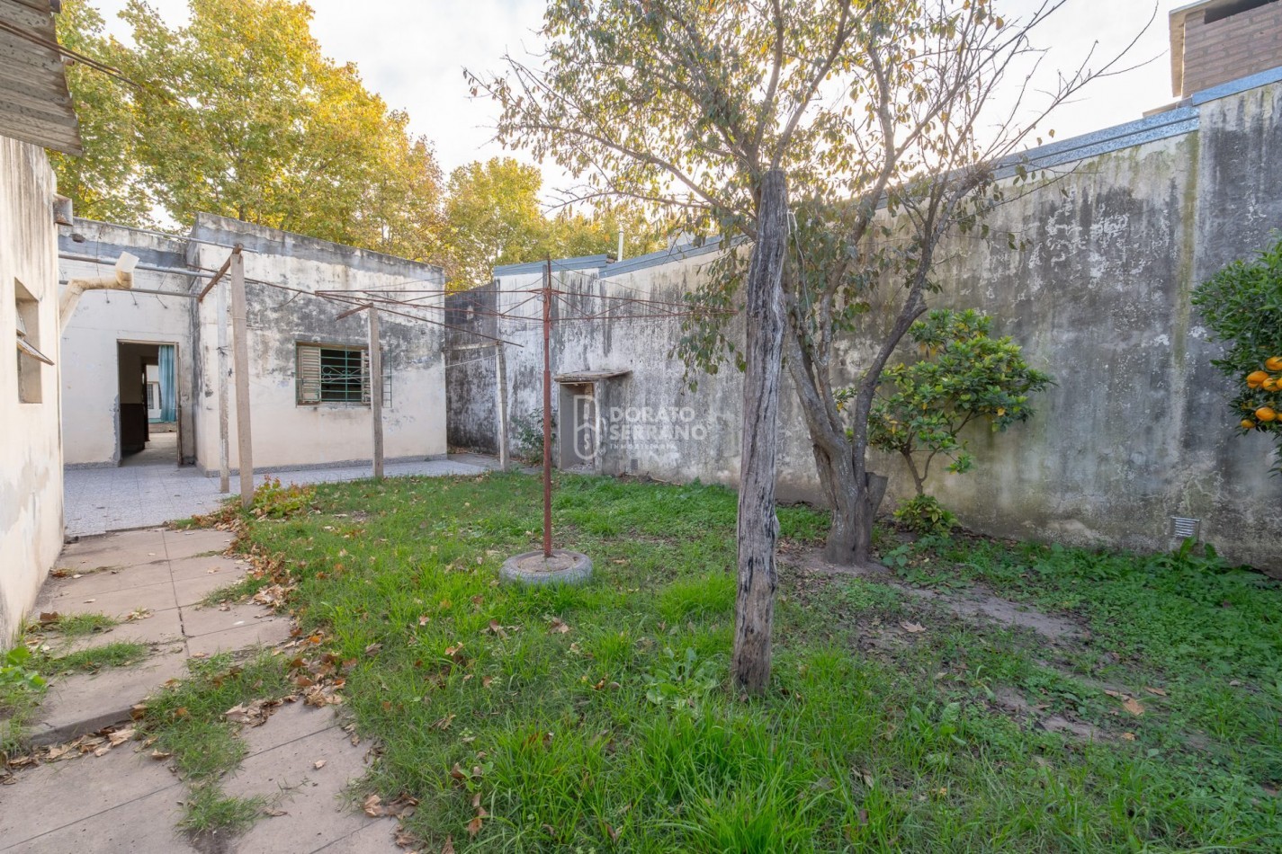 CASA A RECICLAR + LOTE PASANTE! 2 FRENTES!