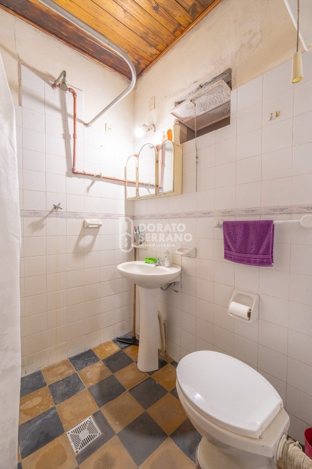 CASA EN ESQUINA / TODOS LOS SERVICIOS!