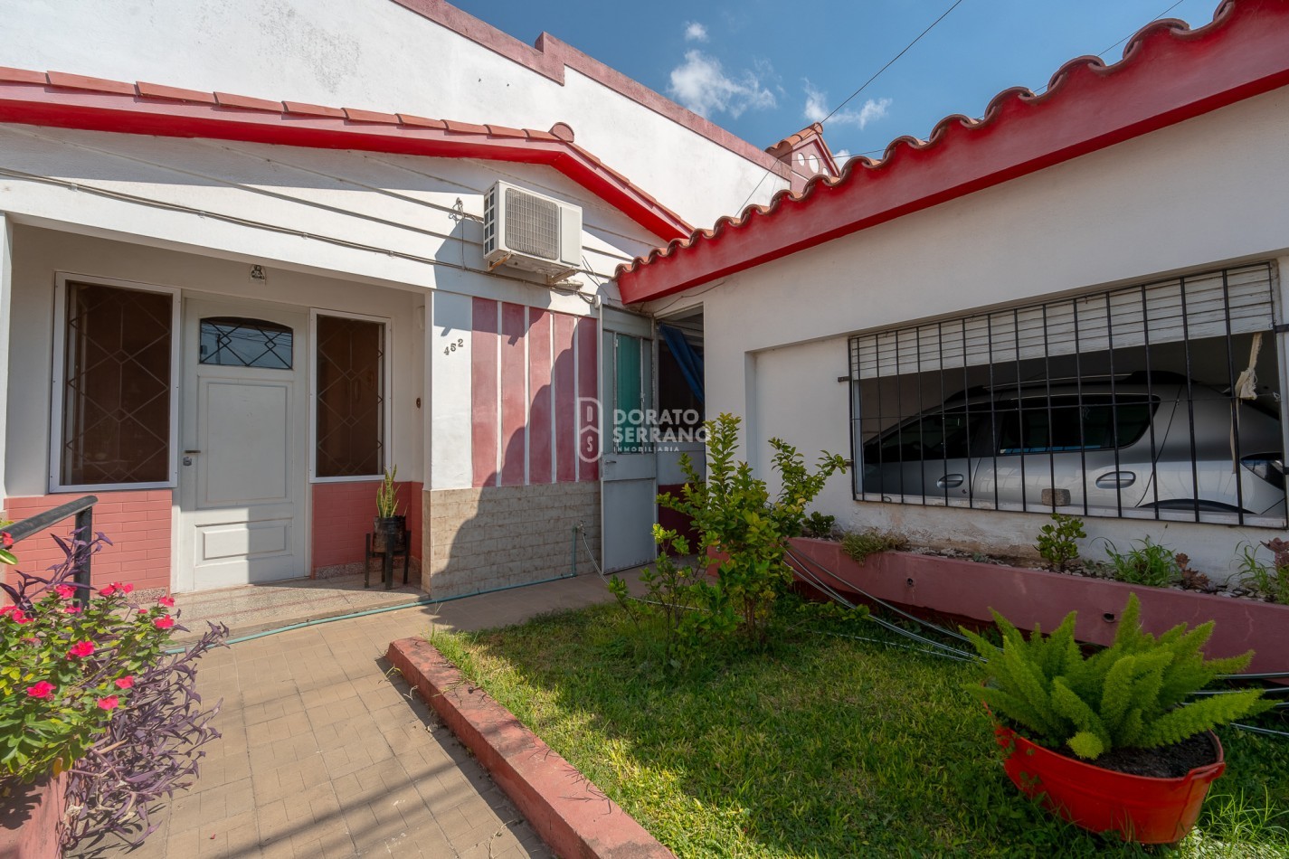 OPERATIVA! A MTS. DE AVENIDA! TODOS LOS SERVICIOS.