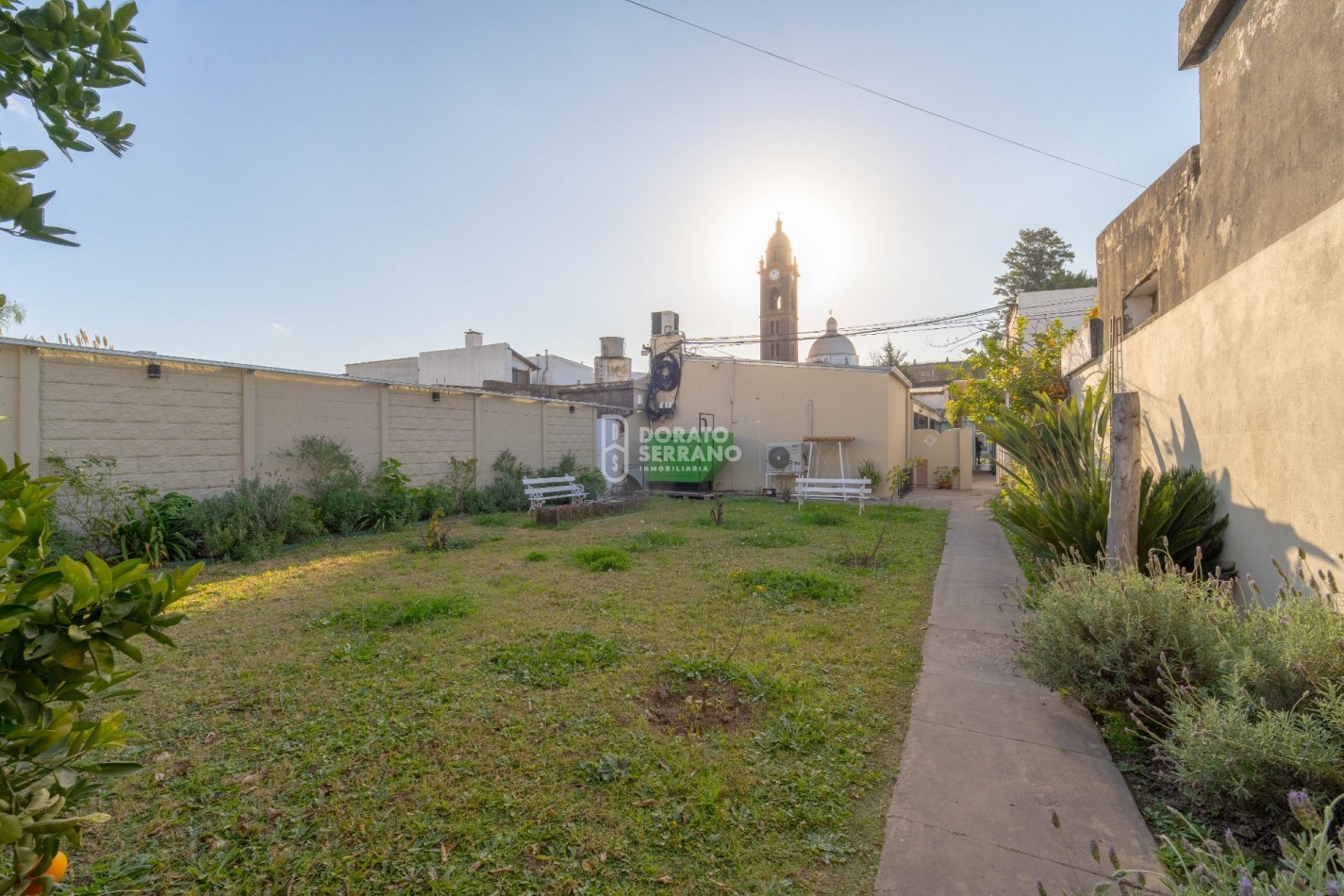 LOCAL + OFICINAS + LOTE 10X50 / MICROCENTRO!