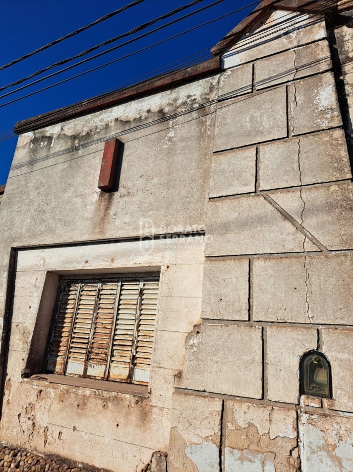 LOTE + CASA A RECICLAR -