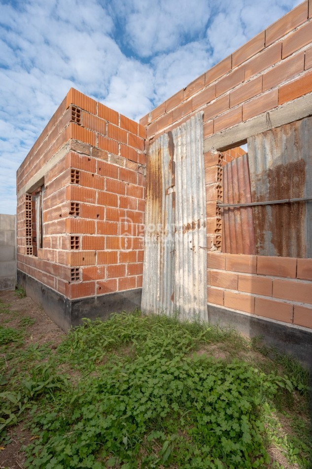 LOTE + CASA A TERMINAR! 