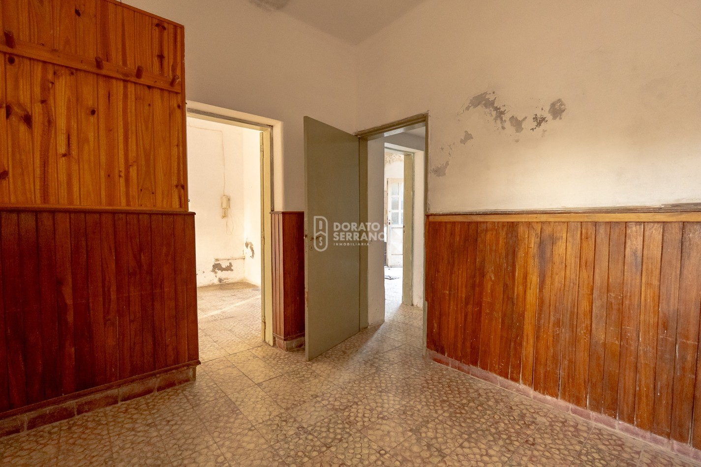 LOTE 10X45 +TODOS LOS SERVICIOS + PLUS CONSTRUCCION A RECICLAR.