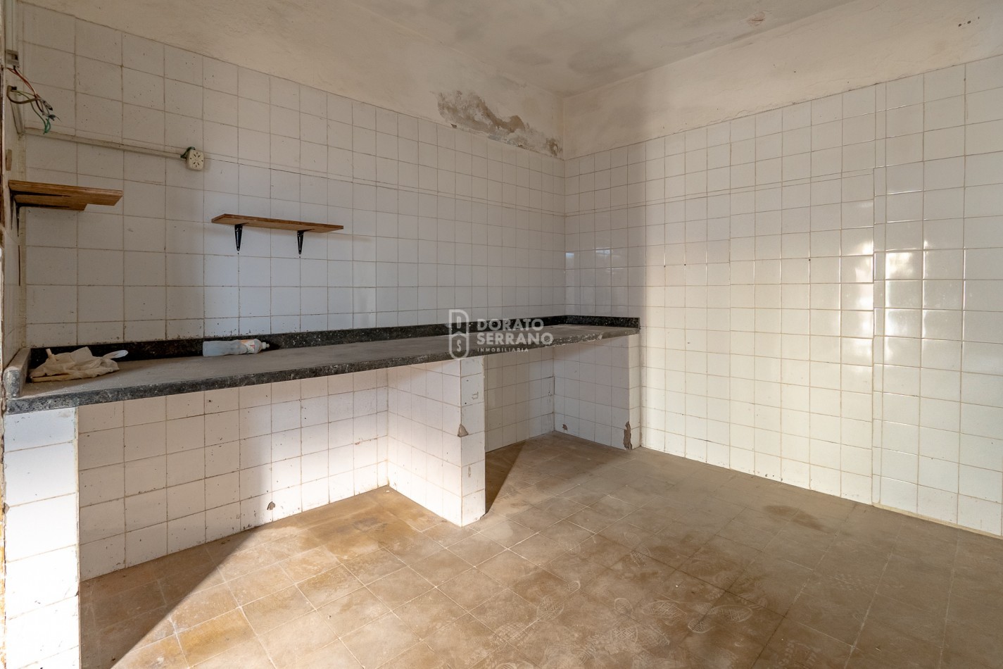 LOTE 10X45 +TODOS LOS SERVICIOS + PLUS CONSTRUCCION A RECICLAR.