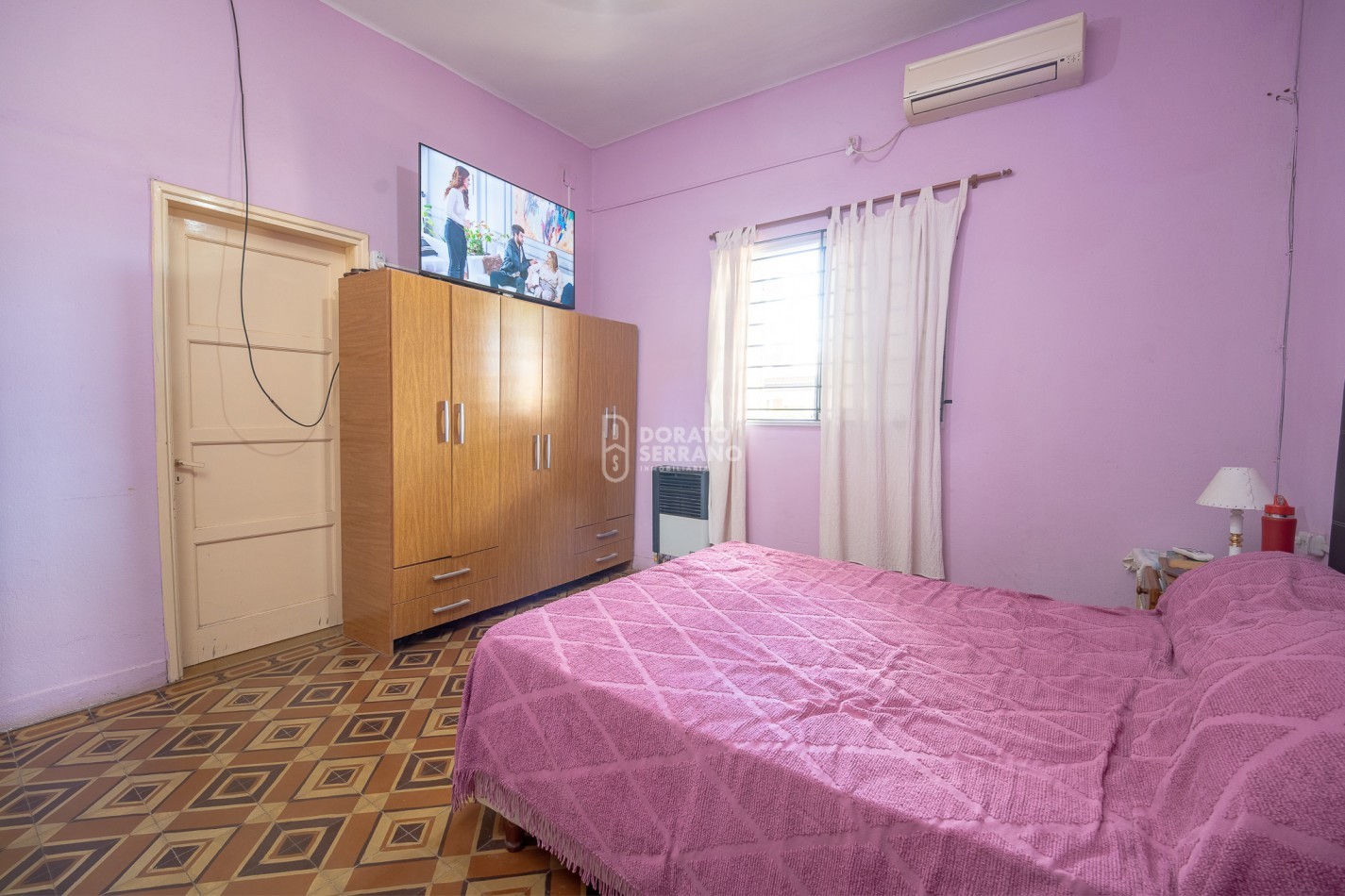 LISTA PARA HABITAR! TODOS LOS SERVICIOS! SOBRE AVDA!