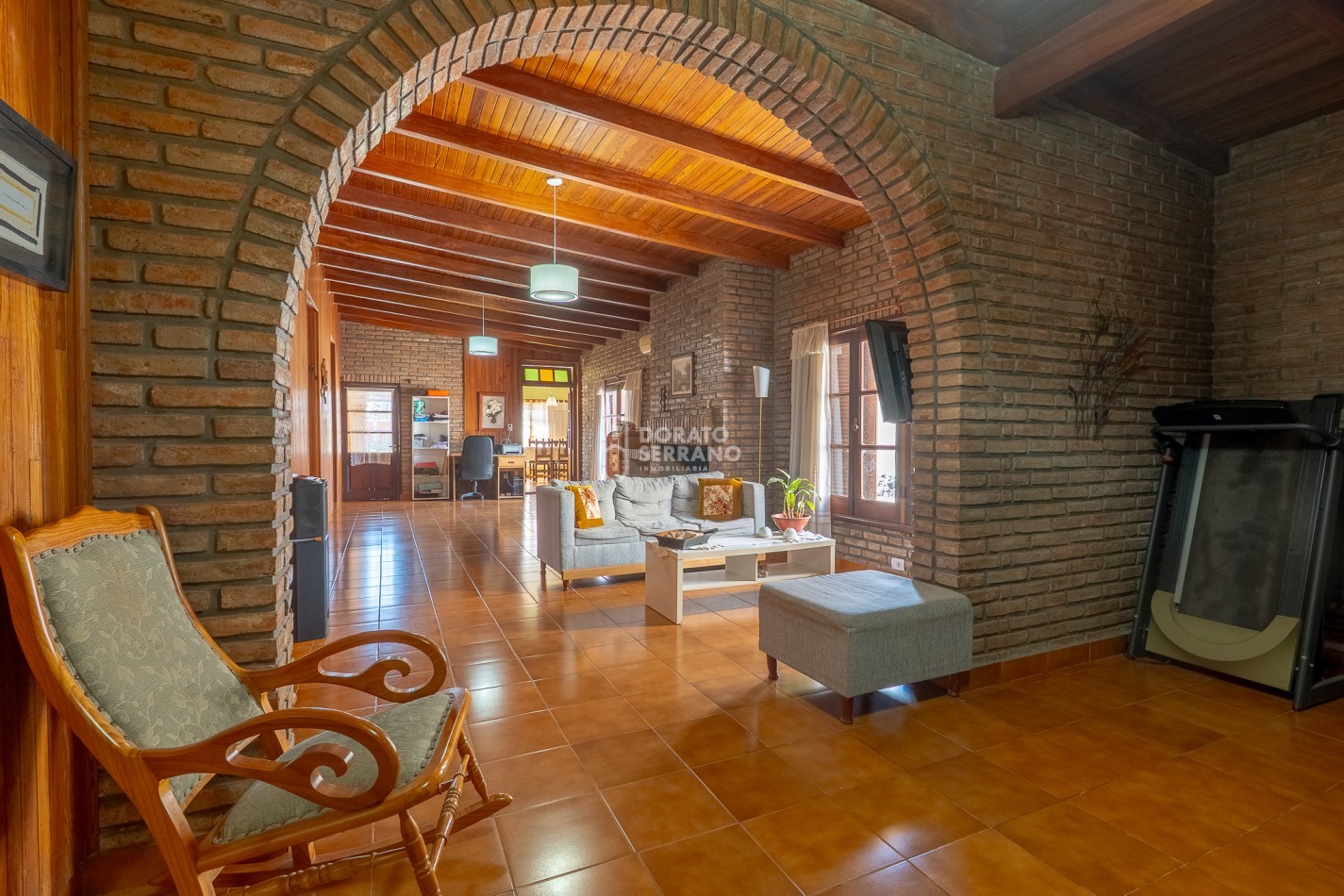 ESTILO & AMENITIES + LOTE XL / EXTRAORDINARIO! 