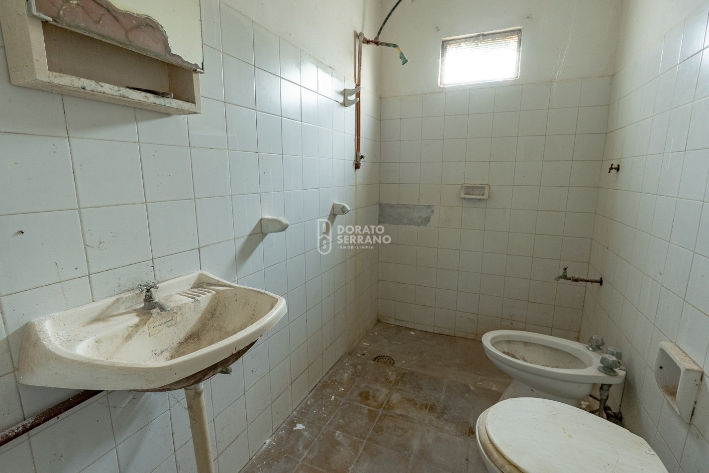 LOTE 10X45 +TODOS LOS SERVICIOS + PLUS CONSTRUCCION A RECICLAR.