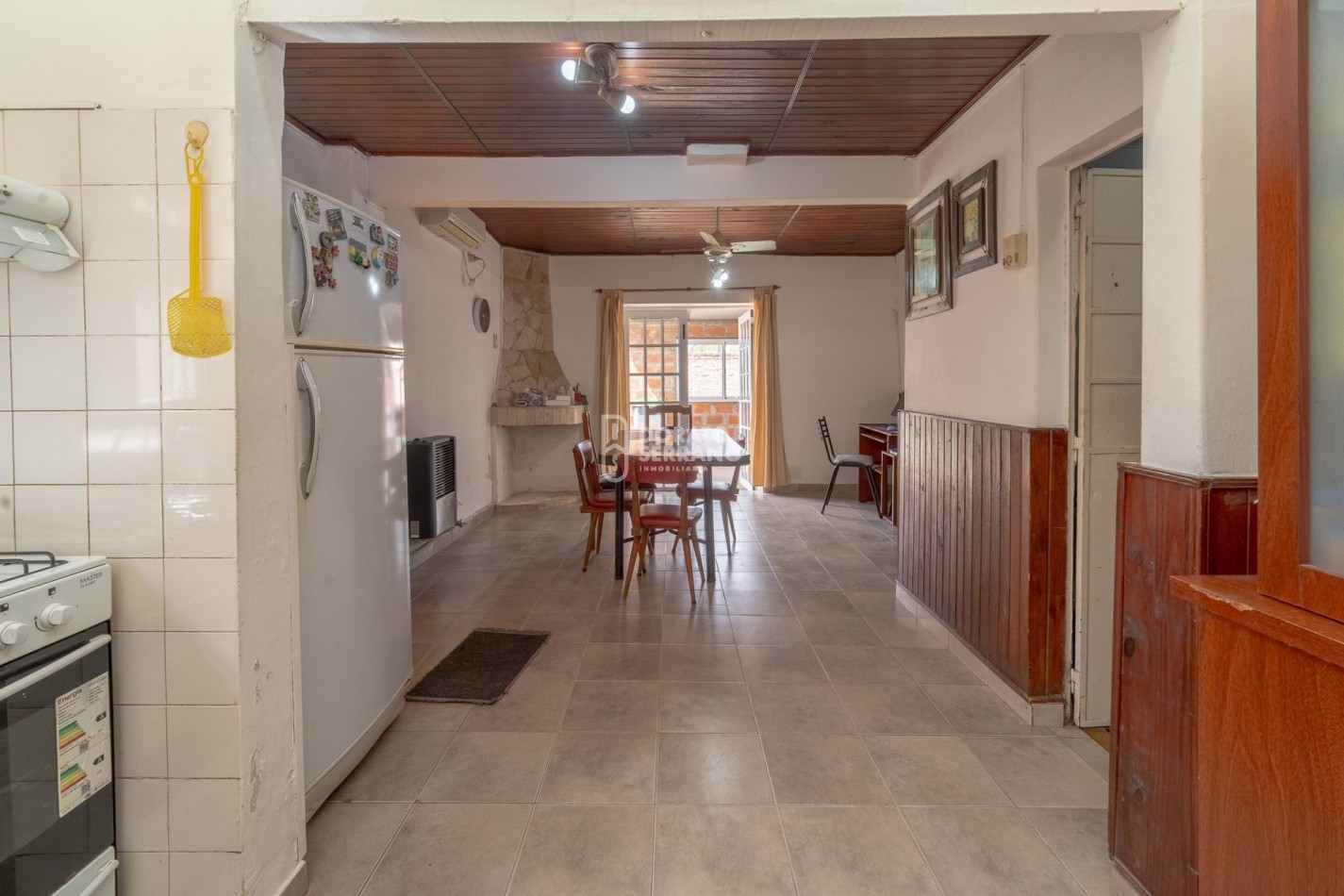 CASA EN ESQUINA / TODOS LOS SERVICIOS!