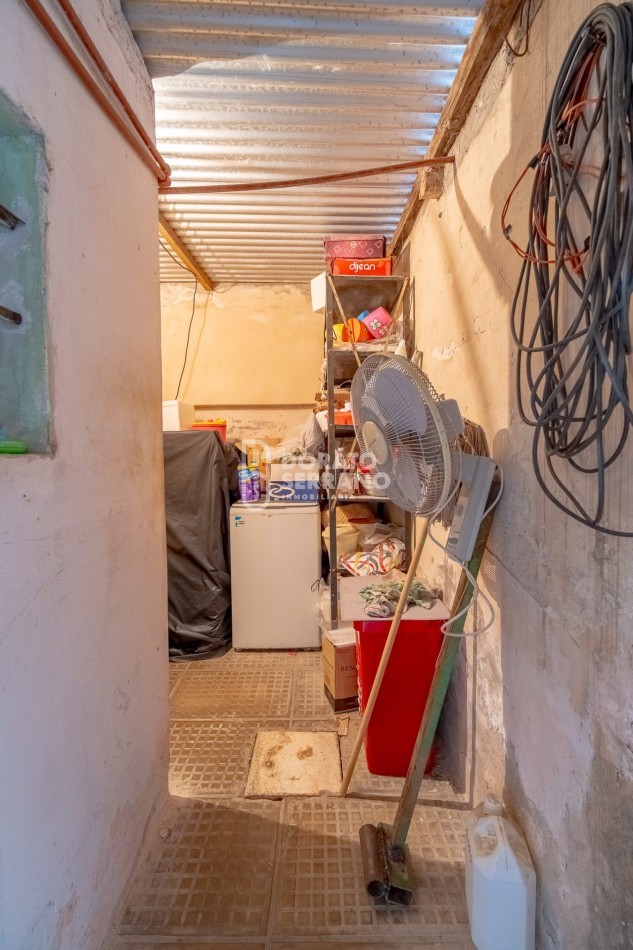 CASA EN ESQUINA / TODOS LOS SERVICIOS!