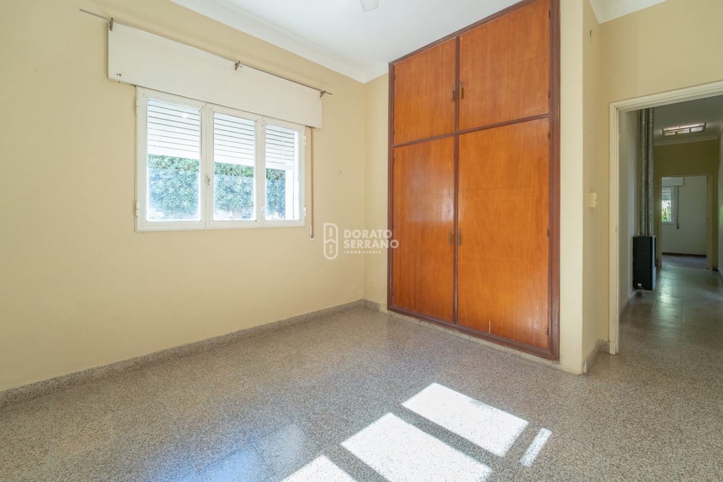 SOBRIA & ELEGANTE & RESIDENCIAL