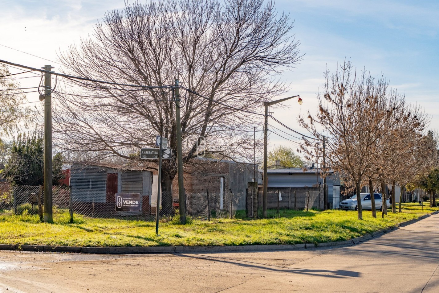 LOTE EN ESQUINA + CASA A TERMINAR! - AREA RESIDENCIAL!