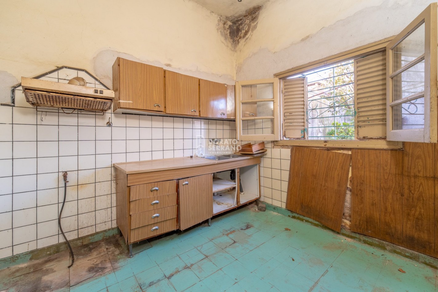 CASA A RECICLAR + LOTE PASANTE! 2 FRENTES!