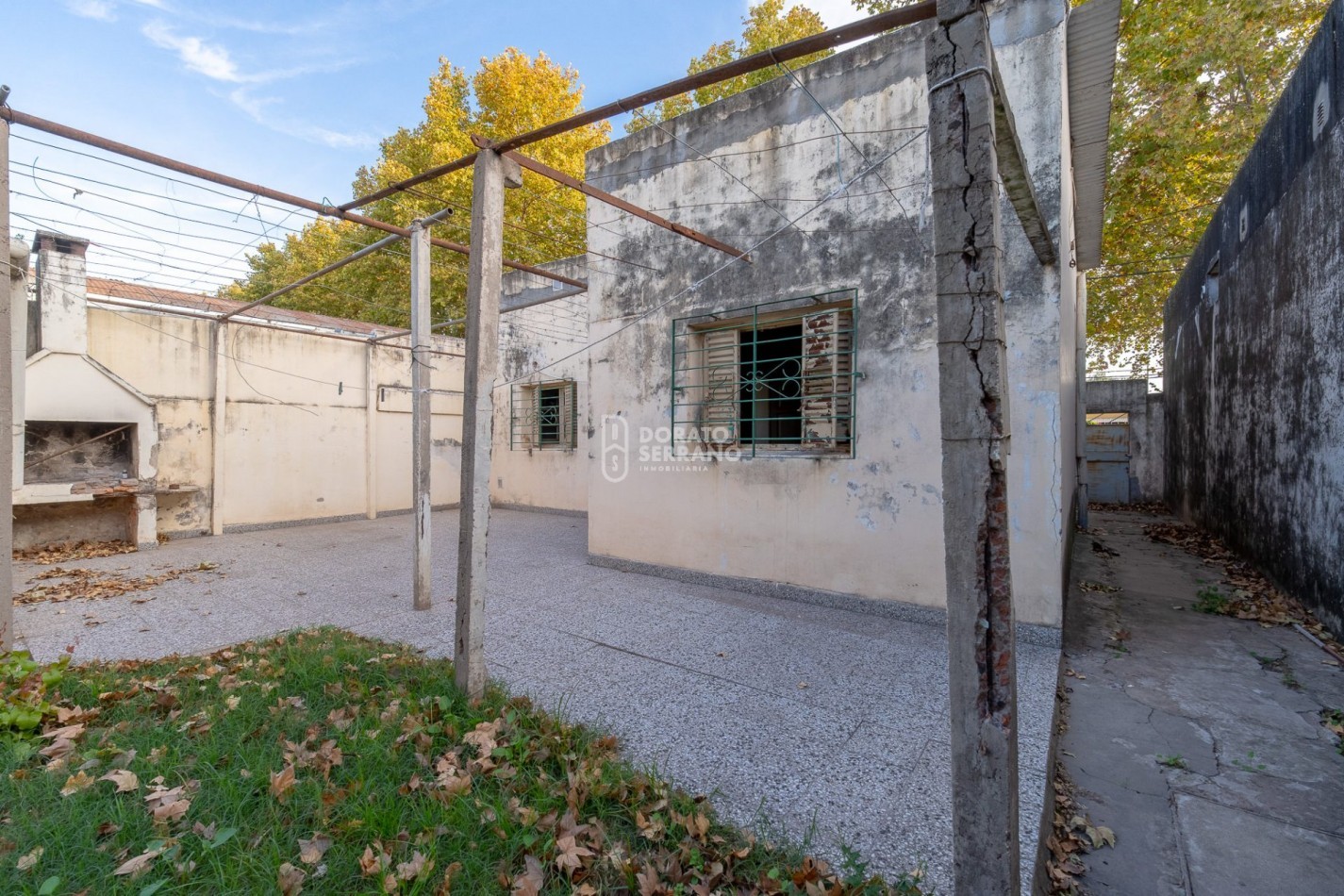 CASA A RECICLAR + LOTE PASANTE! 2 FRENTES!