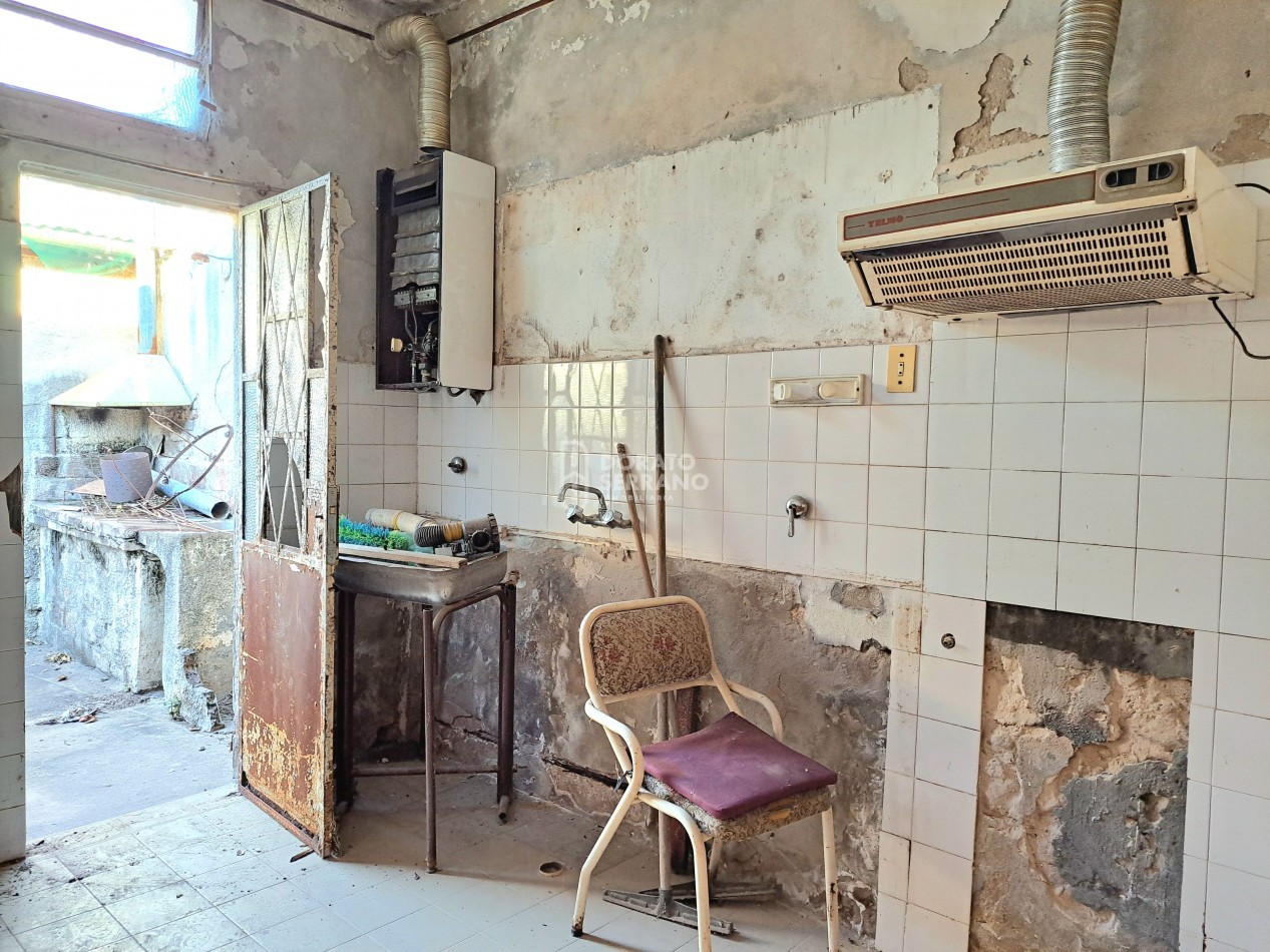 LOTE + CASA A RECICLAR -