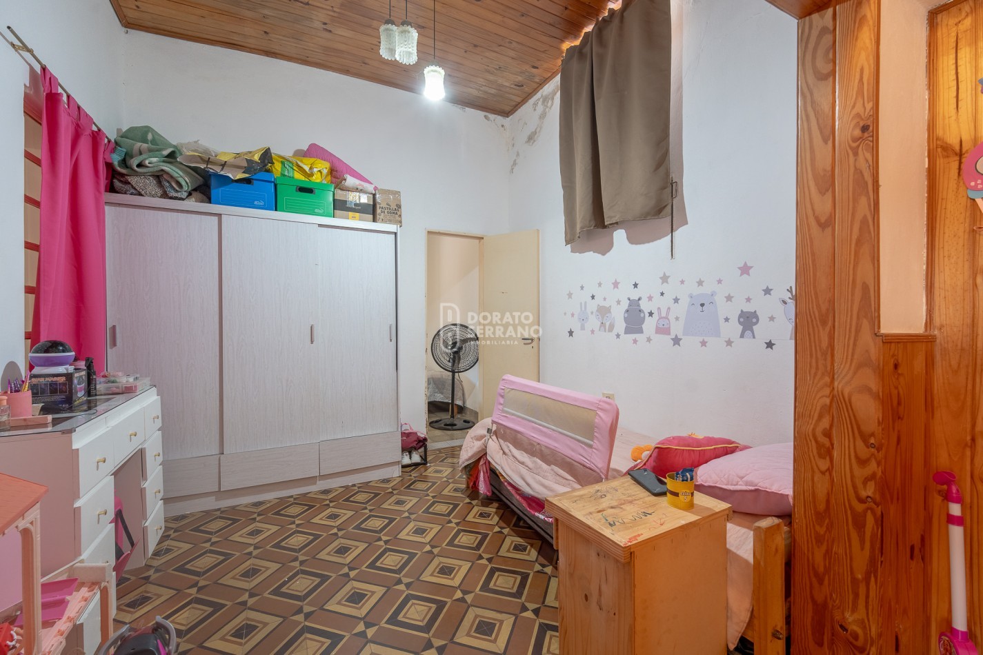 CASA TIPO + TODOS LOS SERVICIOS! Buena ubicacion & Estado Operativo.