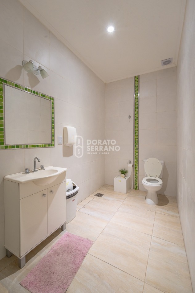 GRAN ESPACIO PROFESIONAL + POTENCIAL PARA LO QUE IMAGINES! EQUIPAMIENTO FULL!
