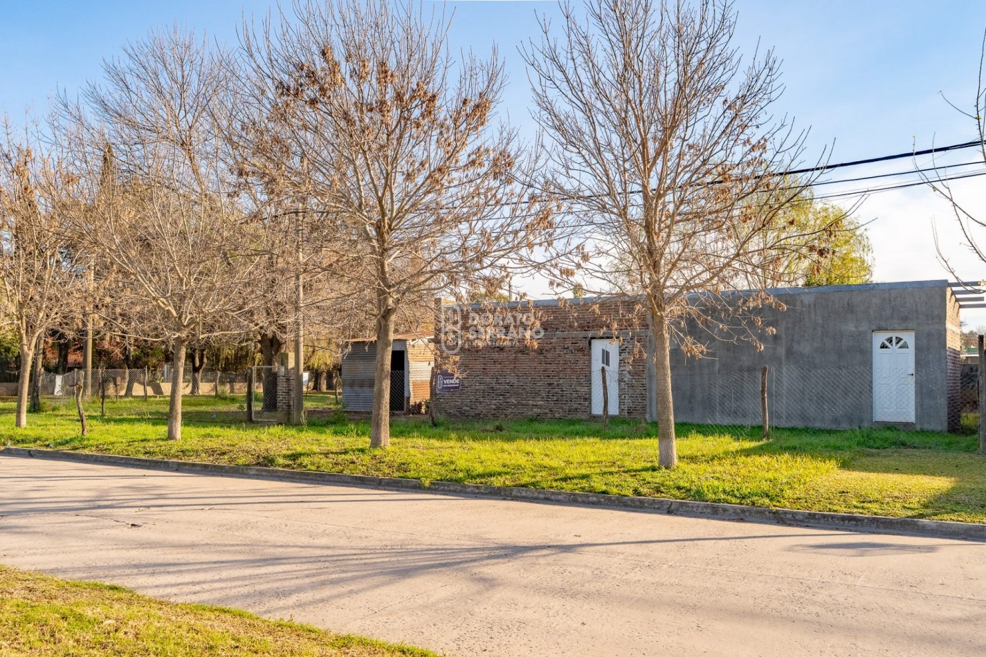 LOTE EN ESQUINA + CASA A TERMINAR! - AREA RESIDENCIAL!