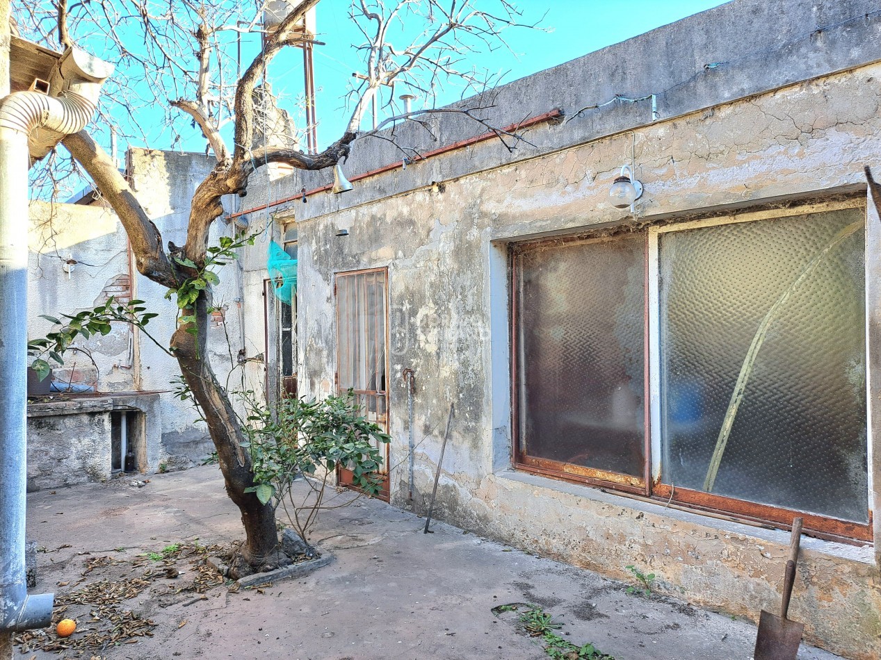 LOTE + CASA A RECICLAR -