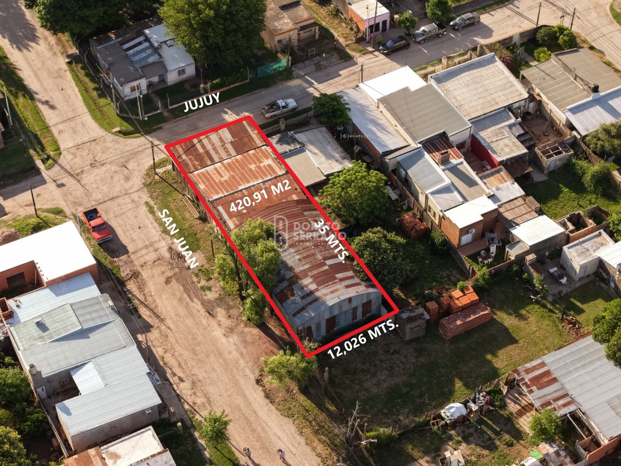 LOTE EN ESQUINA + PLUS: GALPONES DEPOSITO.