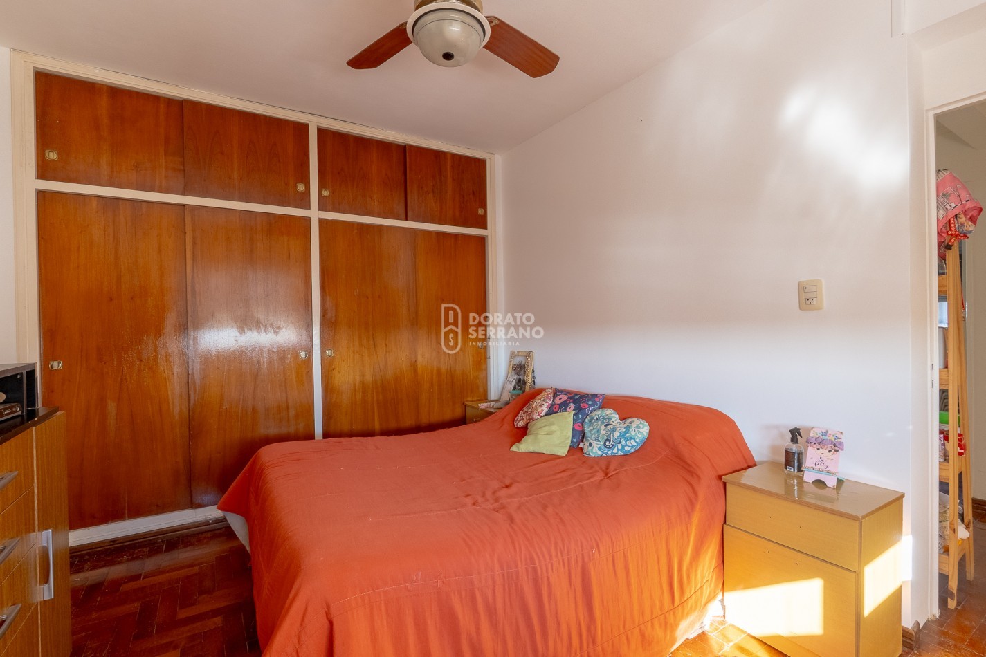 DEPTO. 2 DORMITORIOS! IMPECABLE! SOBRE AVENIDA J. NEWBERY!