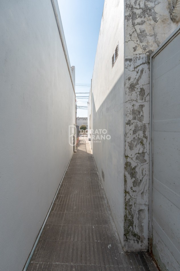 OPERATIVA! A MTS. DE AVENIDA! TODOS LOS SERVICIOS.