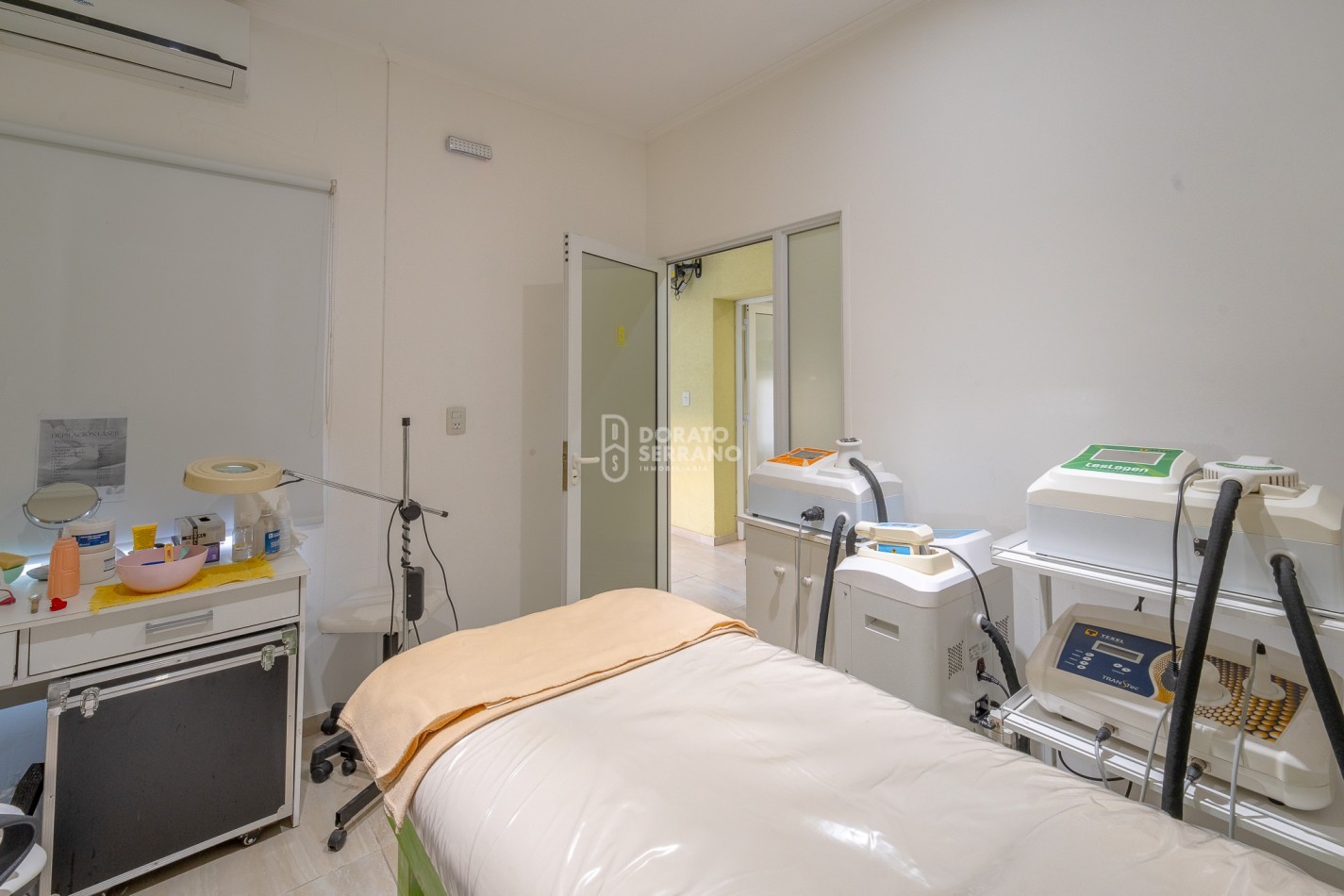 GRAN ESPACIO PROFESIONAL + POTENCIAL PARA LO QUE IMAGINES! EQUIPAMIENTO FULL!