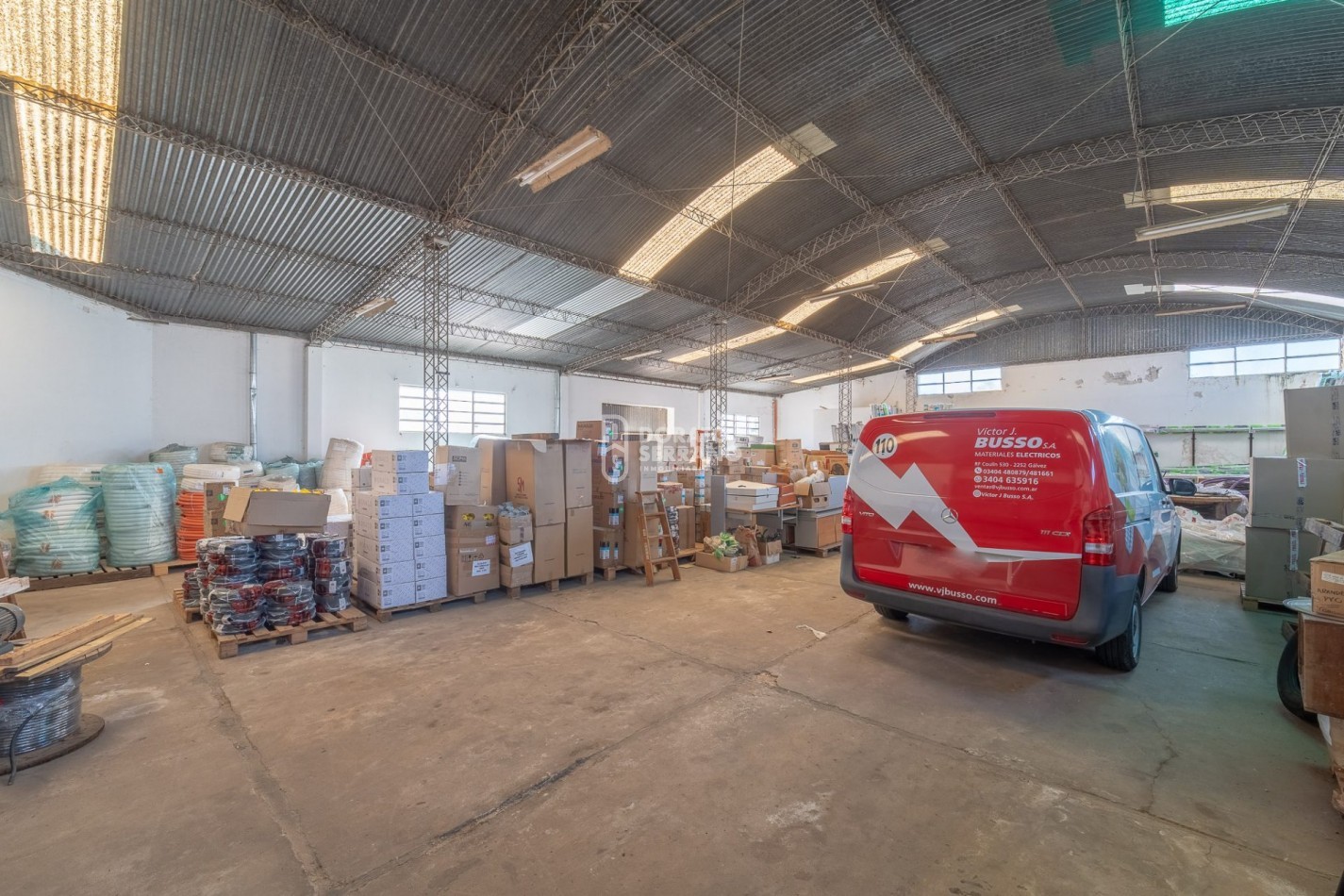 GALPON DEPOSITO - IMPECABLE! ACCESO A TODOS LOS SERVICIOS