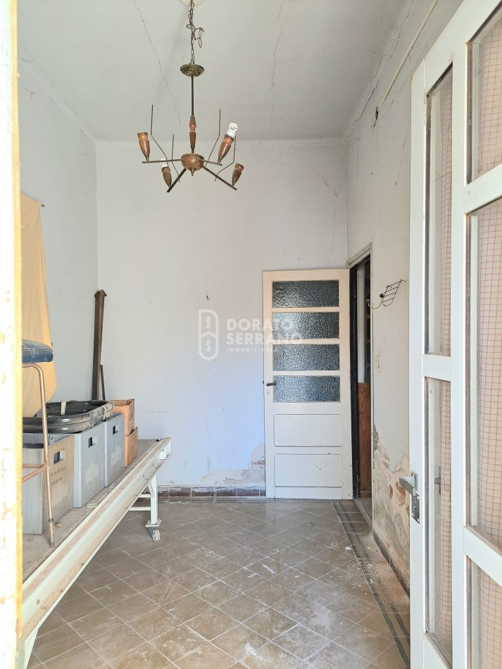 LOTE + CASA A RECICLAR -