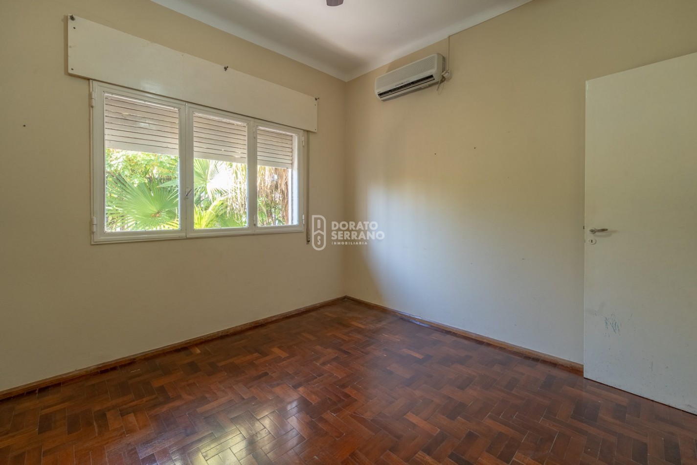 SOBRIA & ELEGANTE & RESIDENCIAL