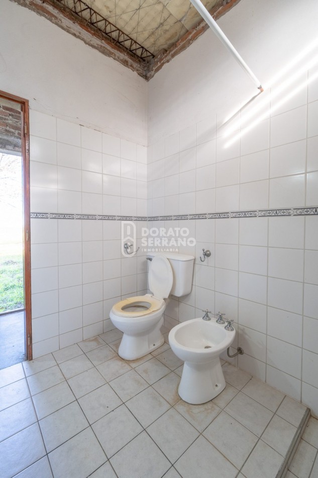 LOTE EN ESQUINA + CASA A TERMINAR! - AREA RESIDENCIAL!