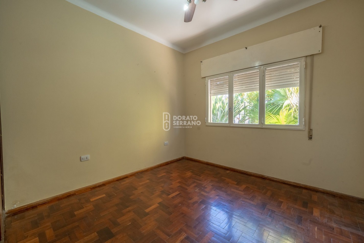 SOBRIA & ELEGANTE & RESIDENCIAL