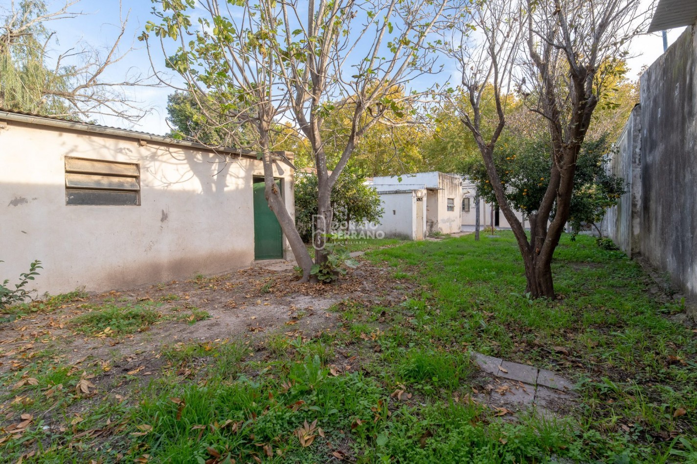 CASA A RECICLAR + LOTE PASANTE! 2 FRENTES!